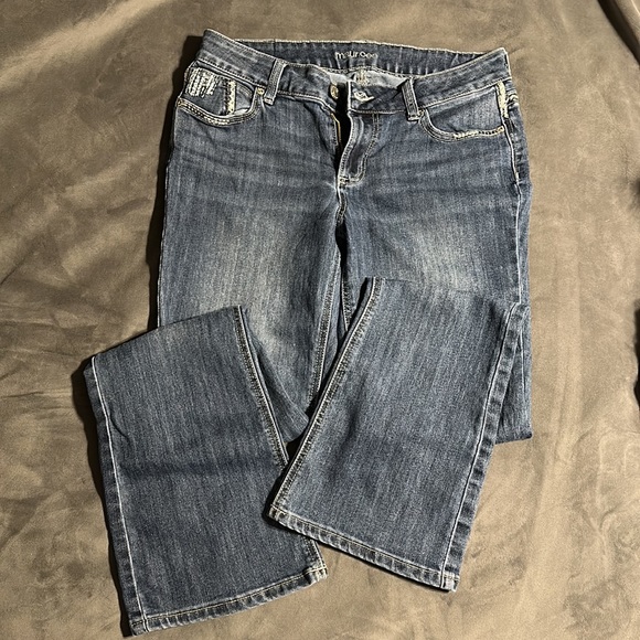 Maurice’s size 5 Regular Jeans with pocket accents - Picture 2 of 4